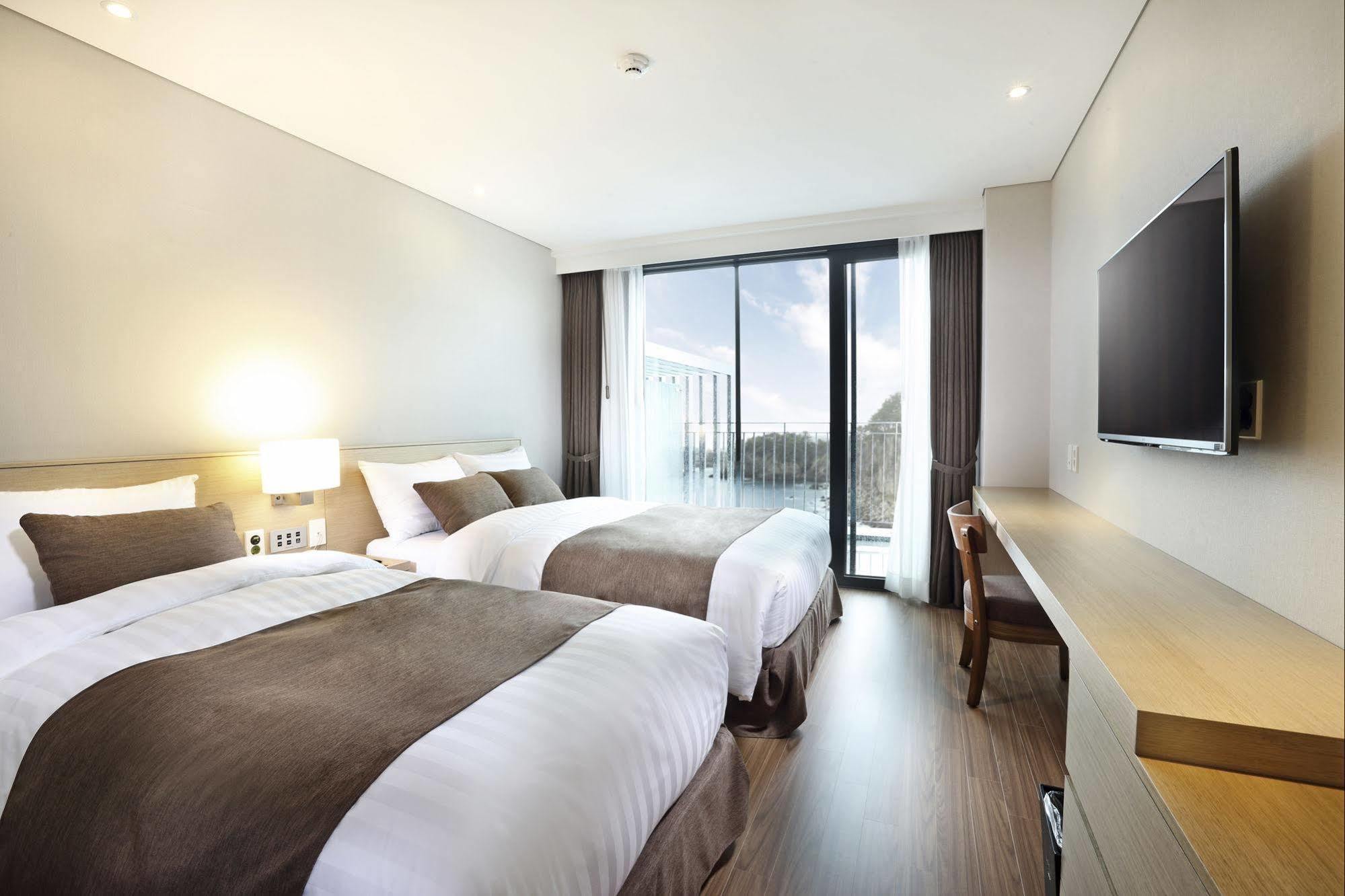 Hotel Fine Seogwipo Esterno foto
